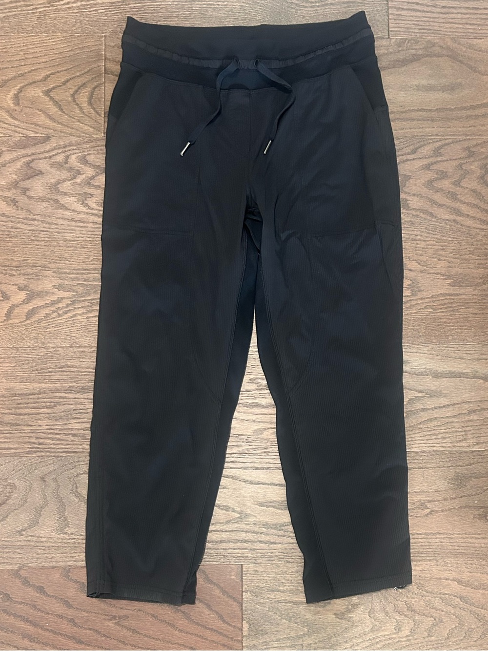Lululemon Size 8 Dance Studio Mid Rise Cropped Pants